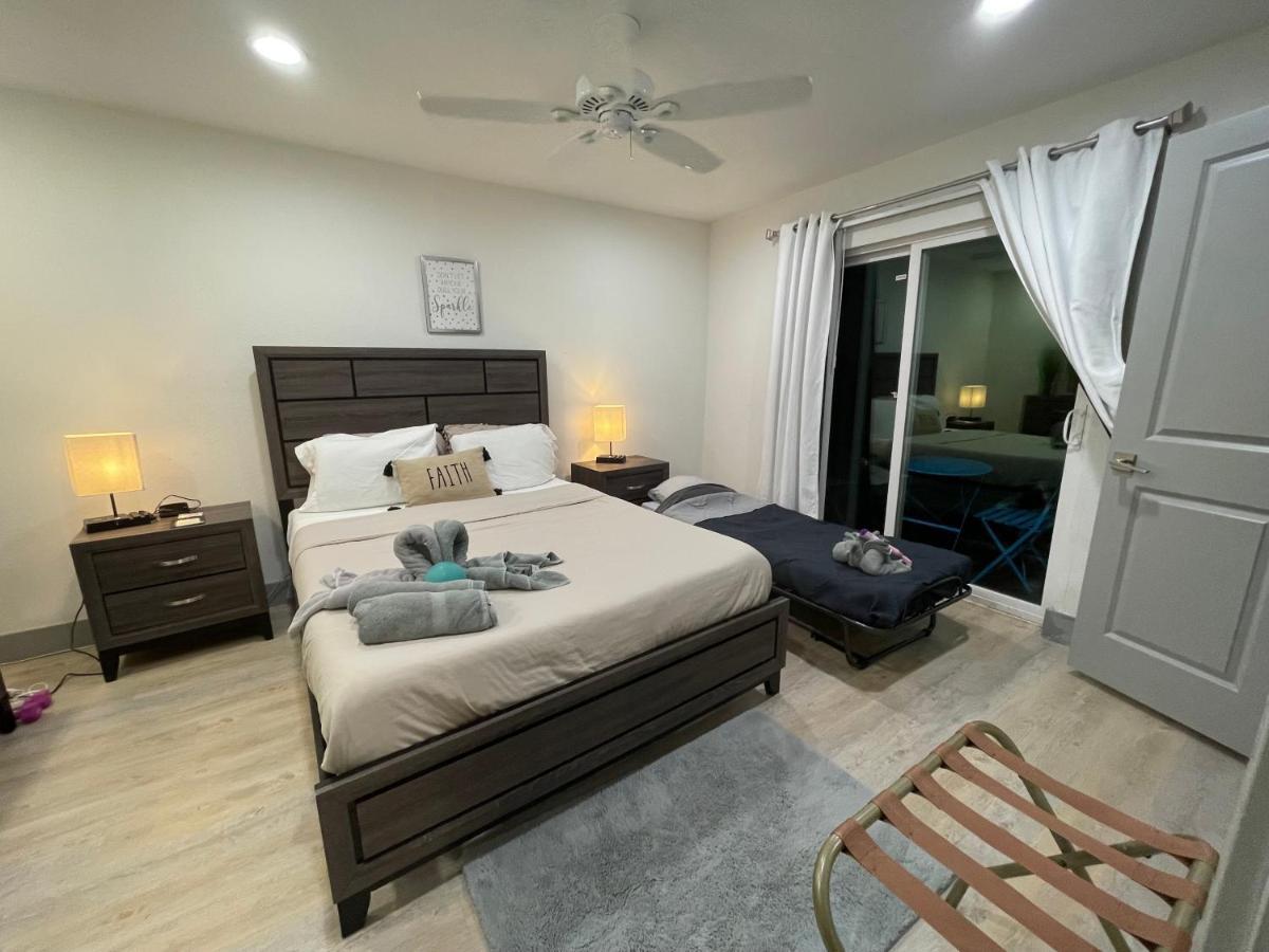 Modern Santorini Suite Houston Nrg Tmc Luxurious Walkable Exterior photo